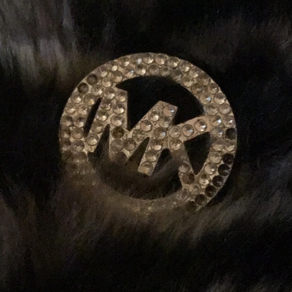 Michael Kors fuzzy slide slippers - Picture 6 of 6